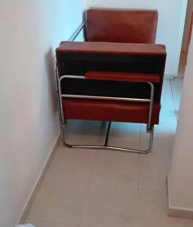 Апартамент център варна, на минути пеш от морето!